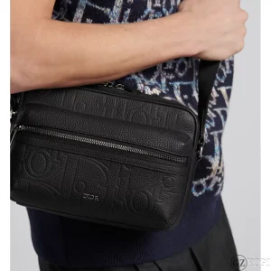 ディオール（Dior）Rider 2.0 ジップ メッセンジャーバッグ｜グラビティ レザー ブラック