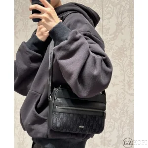 ディオール（Dior） Rider 2.0 ジップ メッセンジャーバッグ｜オブリーク ジャカード ブラック