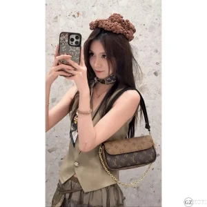 ルイ・ヴィトン ウォレット オン チェーン･アイビー M26587｜モノグラム･リバース 高品質コピー