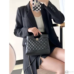 Chanel シャネル 23A ミニ 31Bag ブラック ショッピングバッグ AS4133｜モンテベロ カーフスキン × 14K金具【高品質コピー】