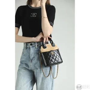 Chanel シャネル 25A メティエダール コレクション クラッチ ウィズ チェーン ブラック & ベージュ AP4742｜スエードカーフ × シャイニーラム × 24K金具【高品質コピー】