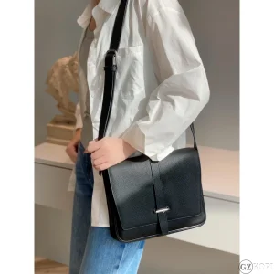 エルメス HERMES スティーブ ライト ジュニア メッセンジャー トーゴカーフスキン ブラック メンズ ショルダー クロスボディ バッグ【高品質コピー】