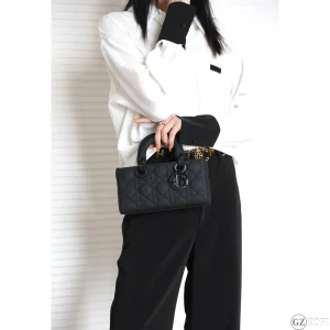 Dior Lady D-Joy バッグ スモール ブラック カナージュ ウルトラマット カーフスキン レディース ショルダー ハンドバッグ【高品質コピー】