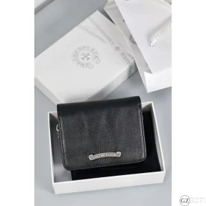 クロムハーツ（Chrome Hearts）ジョーイ JOEY ウォレット｜ブラック ヘビーレザー 財布 スクロールラベル ダガーチャーム