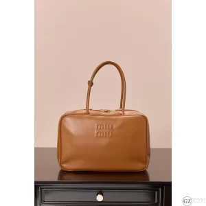ミュウミュウ（Miu Miu） BOI レザー バッグ 5BB117_2CRW｜コニャック ラージ