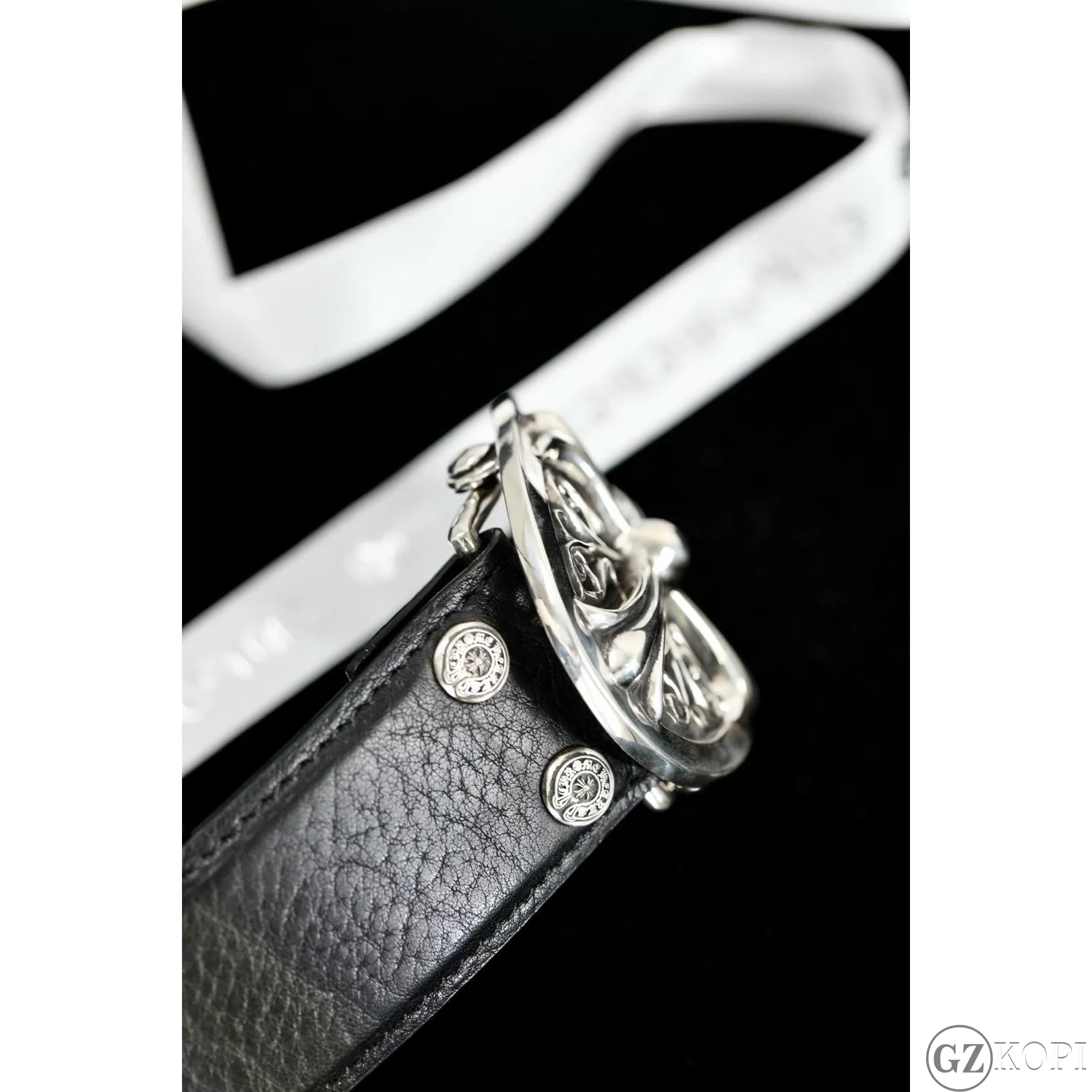 クロムハーツ CHROME HEARTS クラシック オーバル クロス バックル ベルト シルバー925 & レザー - 画像 (4)