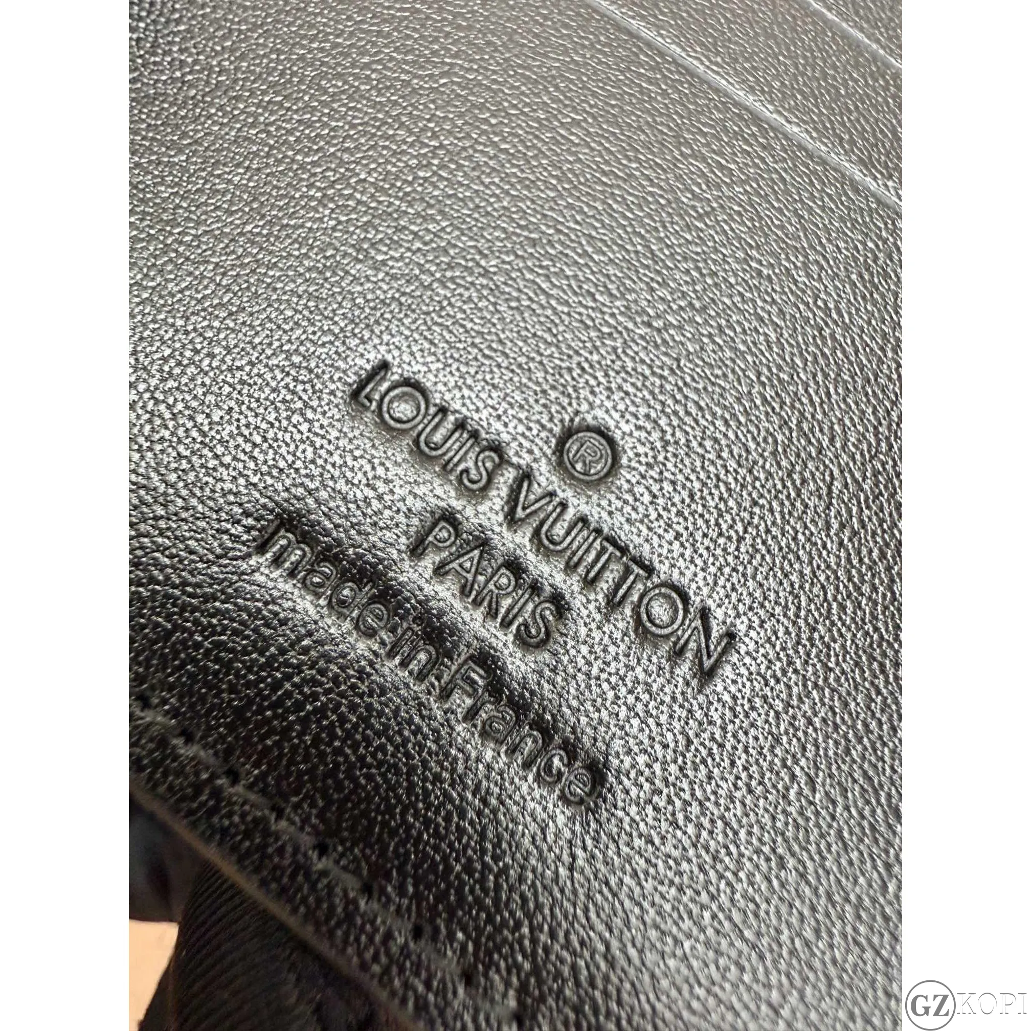 ルイ・ヴィトン ポルトフォイユ・ミュルティプル モノグラム・トリヨン M82072【コスパ抜群】 - 画像 (5)
