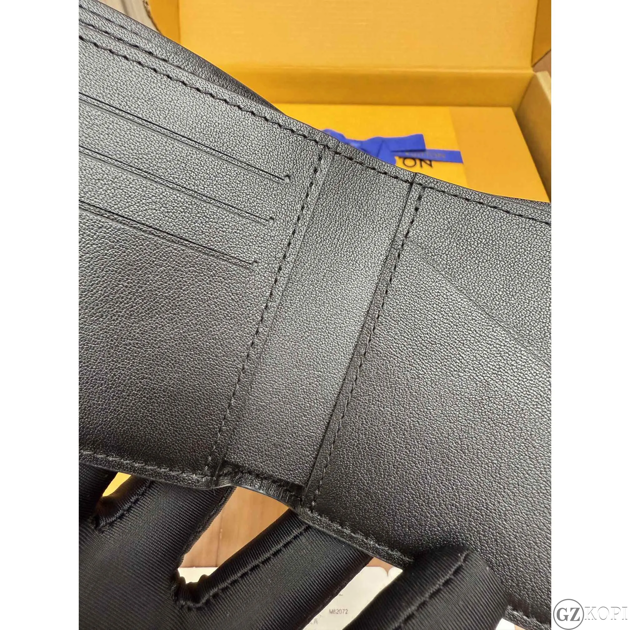 ルイ・ヴィトン ポルトフォイユ・ミュルティプル モノグラム・トリヨン M82072【コスパ抜群】 - 画像 (7)
