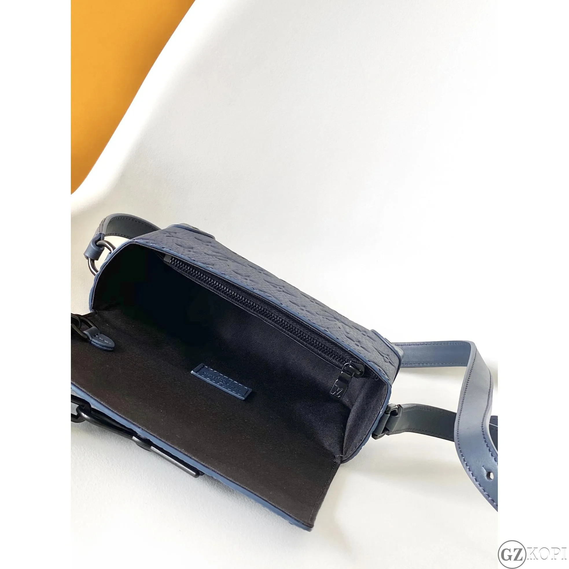ルイ・ヴィトン M11522 スティーマー・ウェアラブル ウォレット | ブルーニュイ【コスパ抜群】 - 画像 (9)